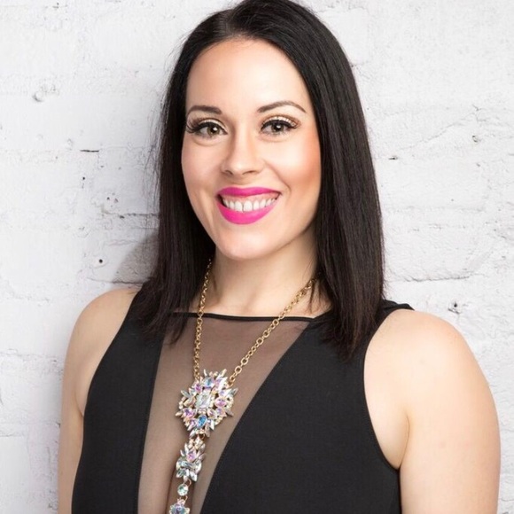 Meet your Posher, Ashley - Picture 3 of 4